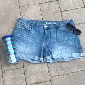 Gap Sexy Boyfriend Jean Shorts || Size 14